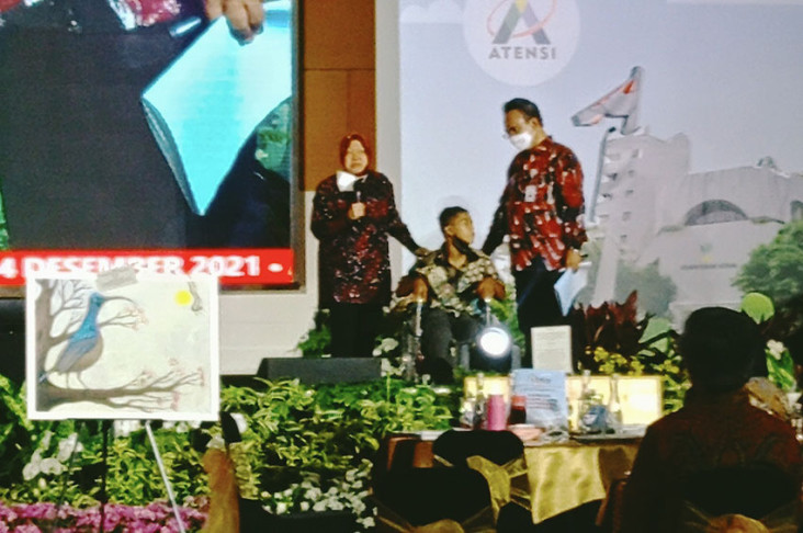 Risma Menangis di Acara...