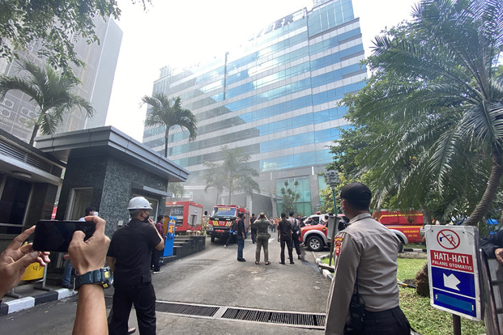 Gedung Cyber Terbakar,...