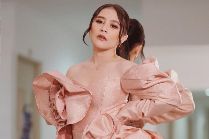 Prilly Latuconsina Pernah...
