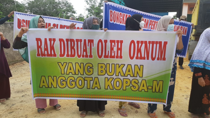 Emak-emak di Kampar...