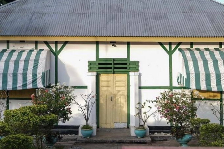 Berwisata ke Ende, Jangan...