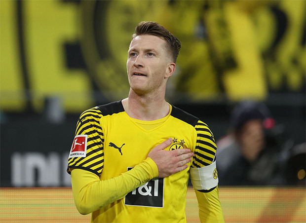 Dortmund Keok di Tangan...