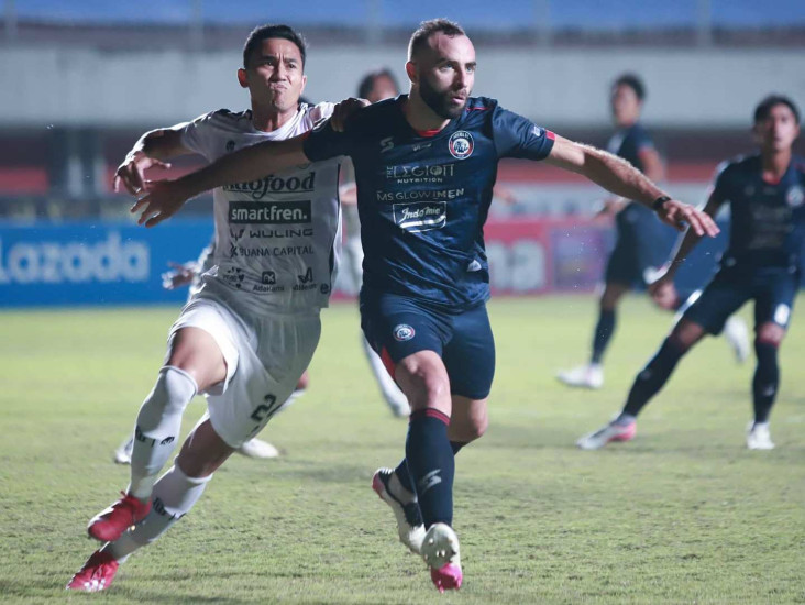 Hasil Liga 1 Arema vs...