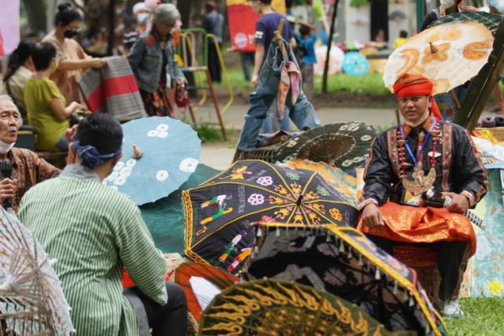 Festival Payung Indonesia...
