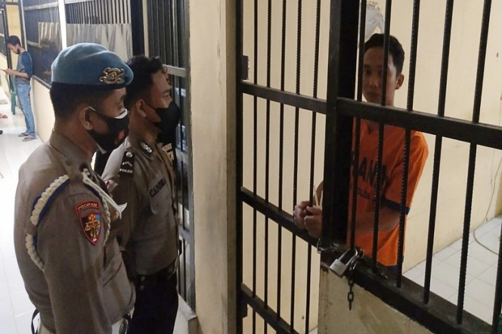 Penampakan Bripda Randy...