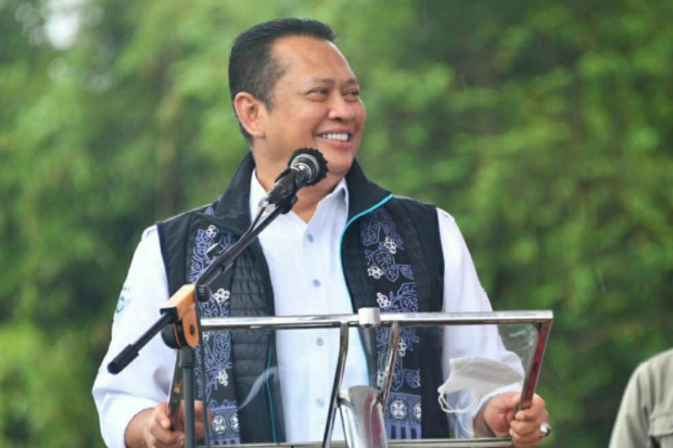 Bamsoet Tunjuk Tinton...