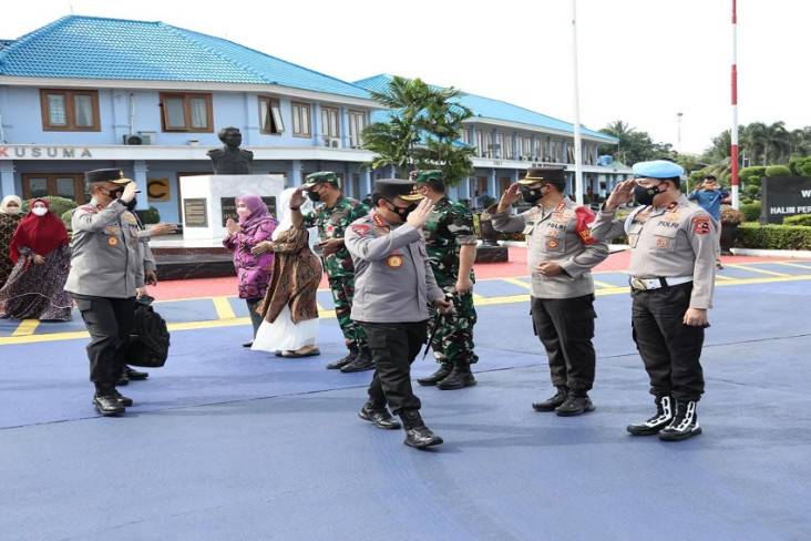 Kapolri Tinjau Langsung...