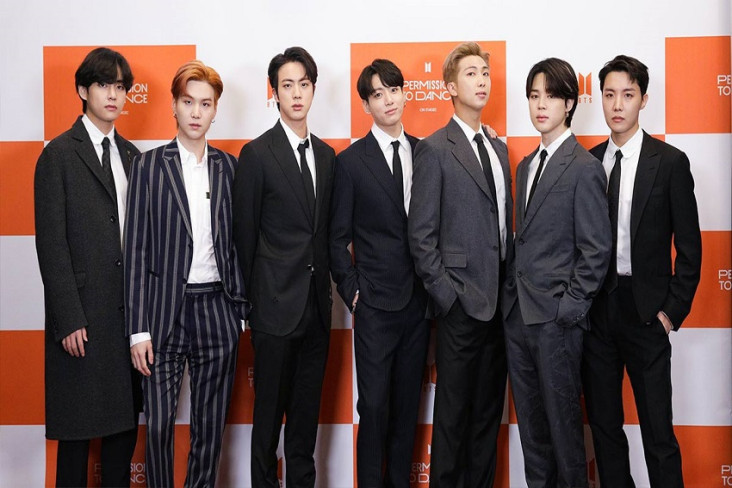 BTS Umumkan Akan Istirahat...