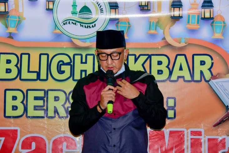 Ustaz Zacky Mirza Alami...