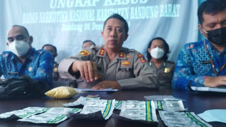 Penjual Obat Terlarang...