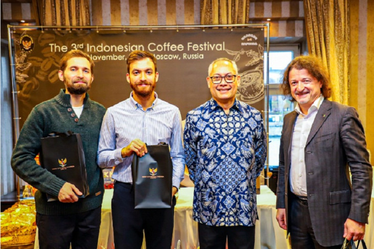 Flores Coffee hingga...