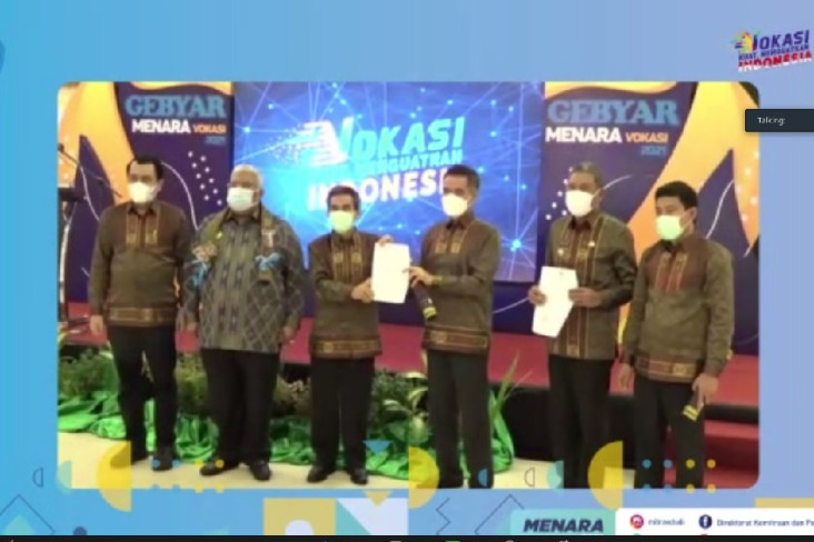Kemendikbudristek Tunjuk...