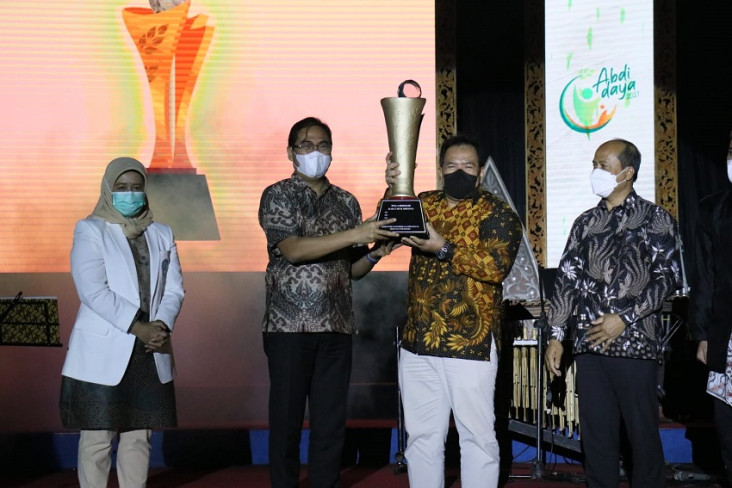 IPB University Rebut...