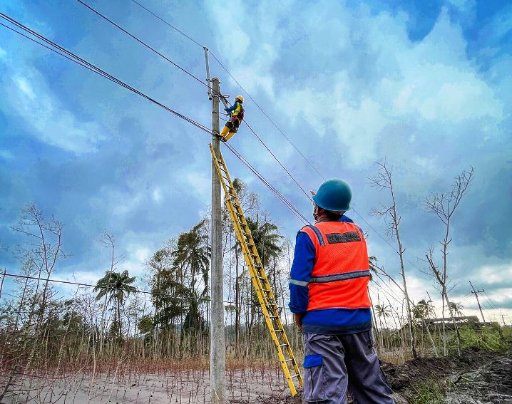 PLN Sudah Pulihkan Listrik...