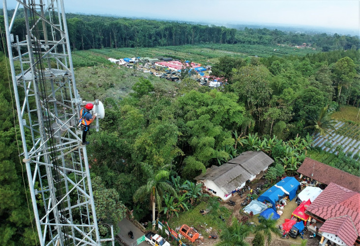 Erupsi Gunung Semeru,...