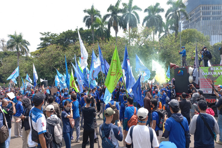 Demo Buruh di Patung...