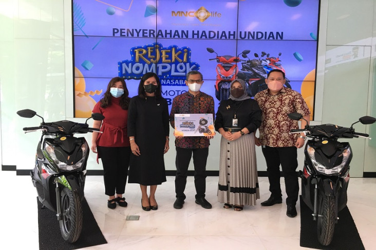 MNC Life Serahkan Undian...