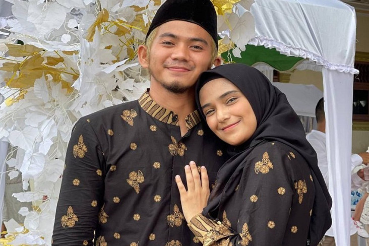 Rizki 2R dan Nadya Mustika...