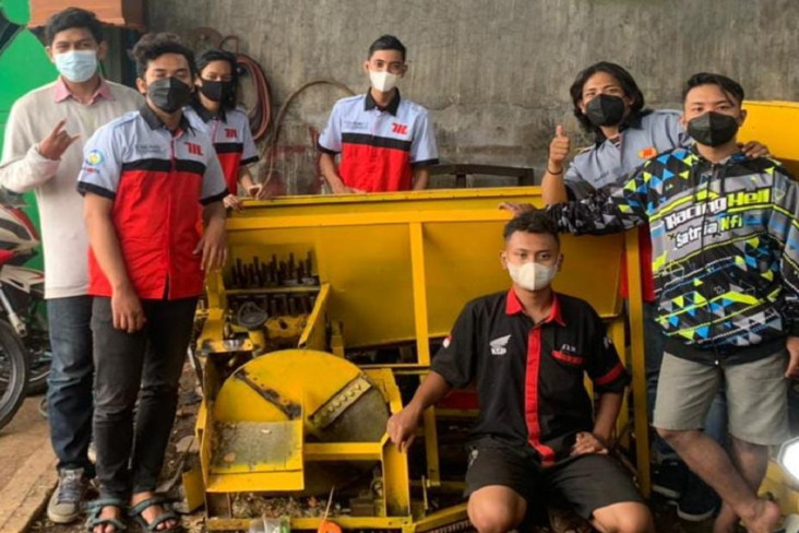 Kurangi Sampah, Tim...