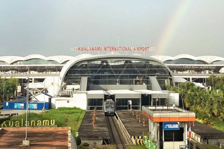 Gandeng GMR, Bandara...