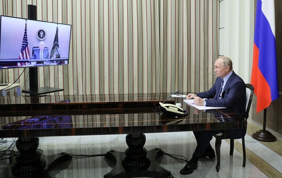 Putin: Jangan Alihkan...