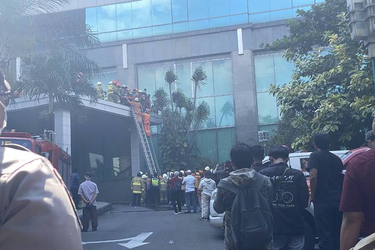 Selidiki Kebakaran Gedung...