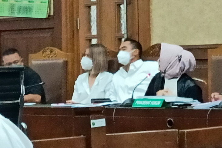 Kembali Jalani Sidang,...