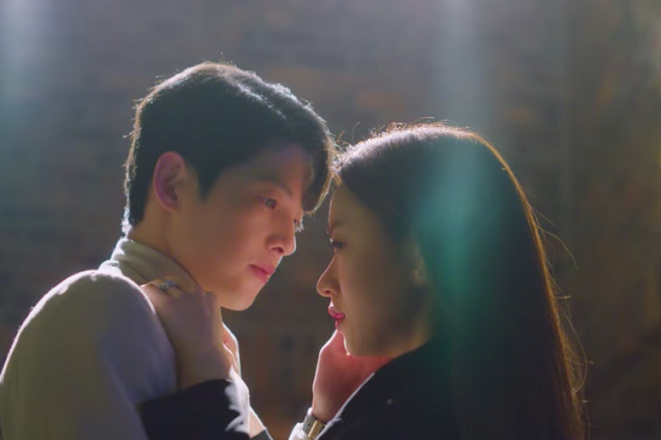 Song Joong Ki Kepergok...