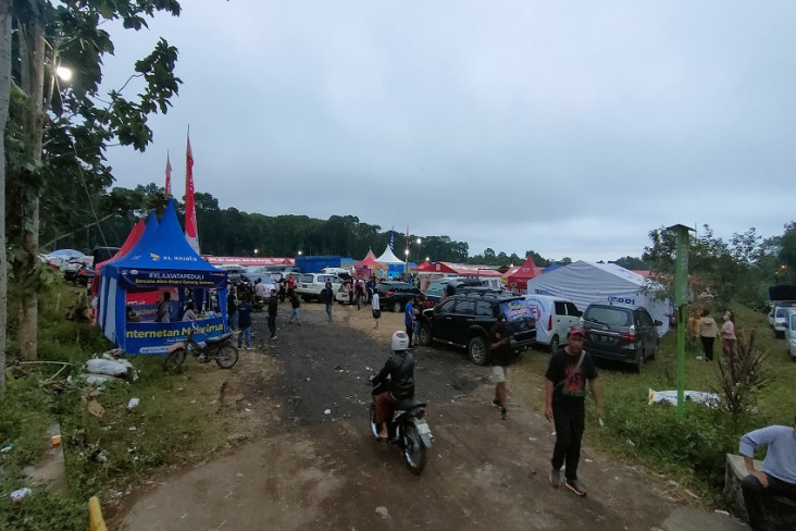 Pengungsi Letusan Gunung...