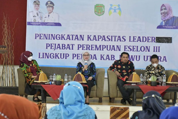 35 Pejabat Perempuan...
