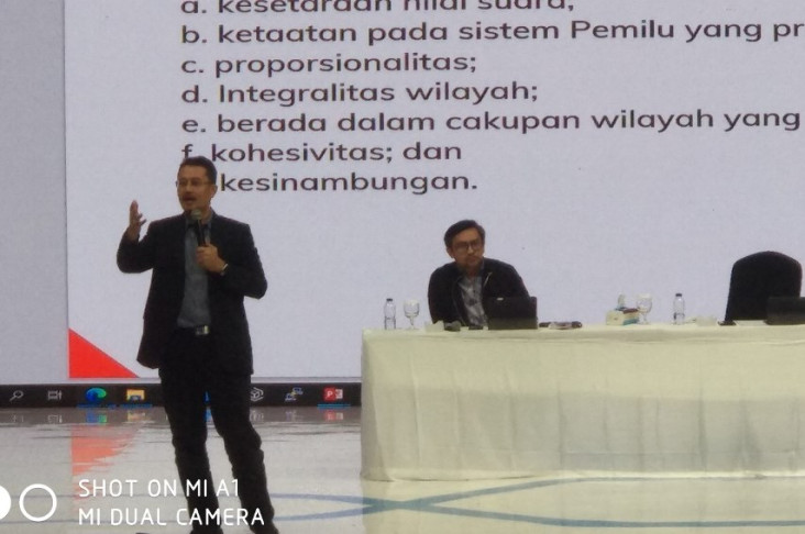 Anggota Legislatif Partai...