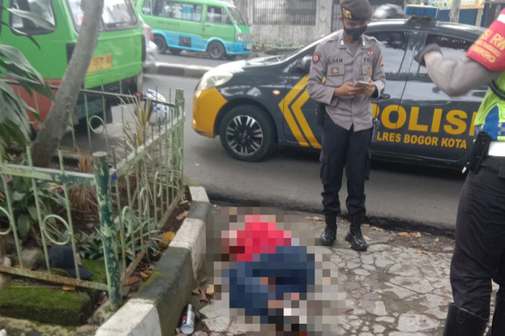 Bersimbah Darah di Pinggir...