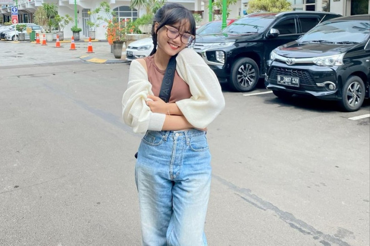 Fuji Adik Bibi Ardiansyah...