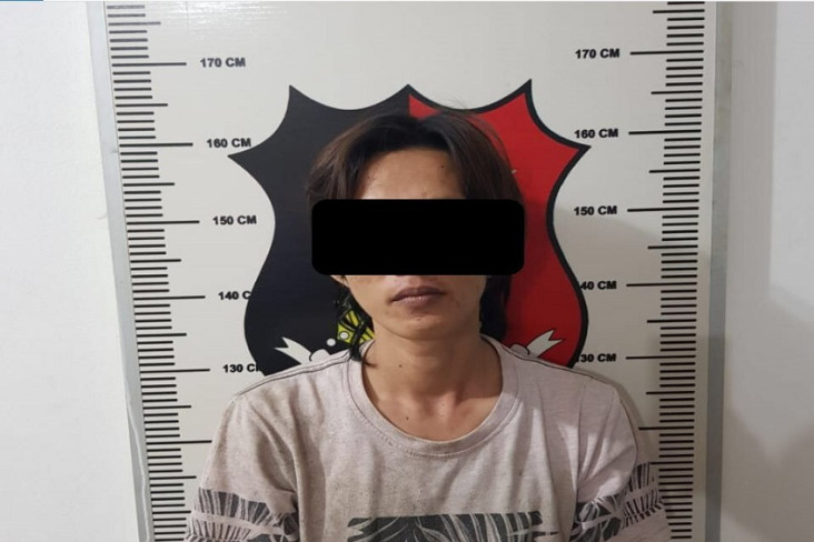 Rampas Gelang Emas di...