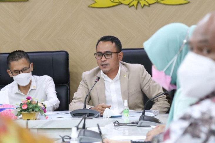 DPR Minta Kapolri Usut...