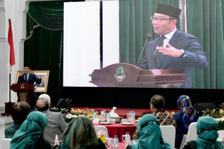 Ridwan Kamil Minta Guru...