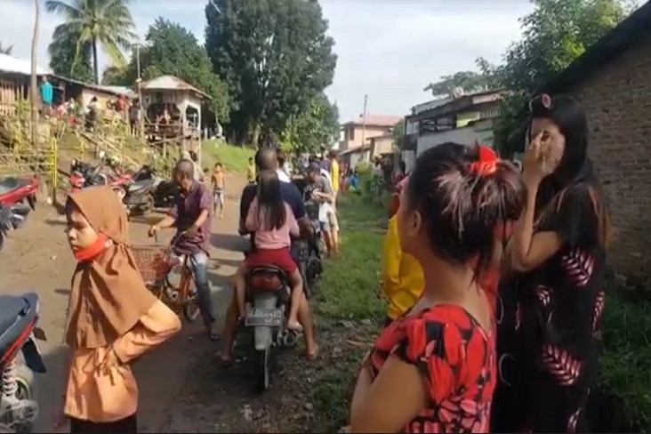 Serbu Bantaran Sungai...
