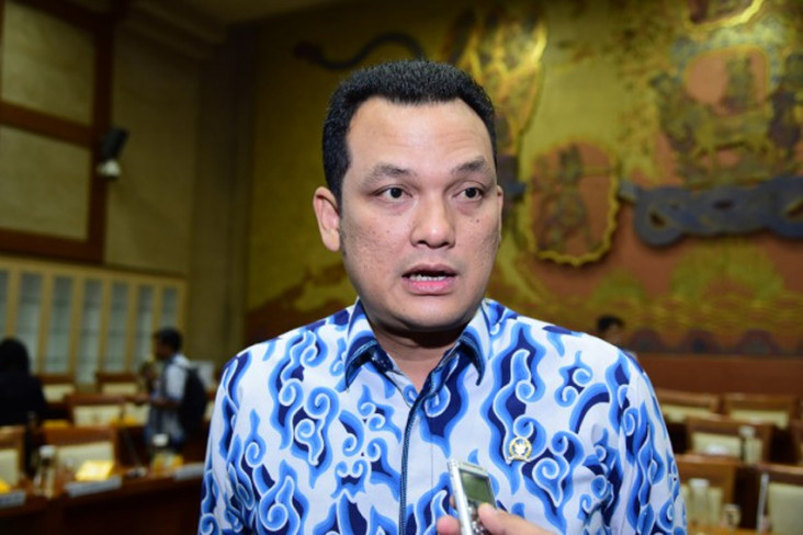 DPR Dukung Antam Selesaikan...