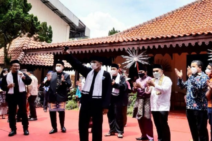 Lestarikan Budaya Betawi,...