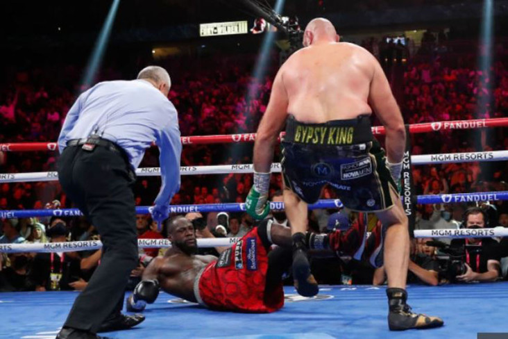 Pukul KO Deontay Wilder,...