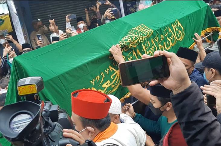 Ketua Umum PPP Tinggalkan...