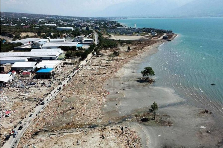 Gempa M7,5 Guncang Larantuka...