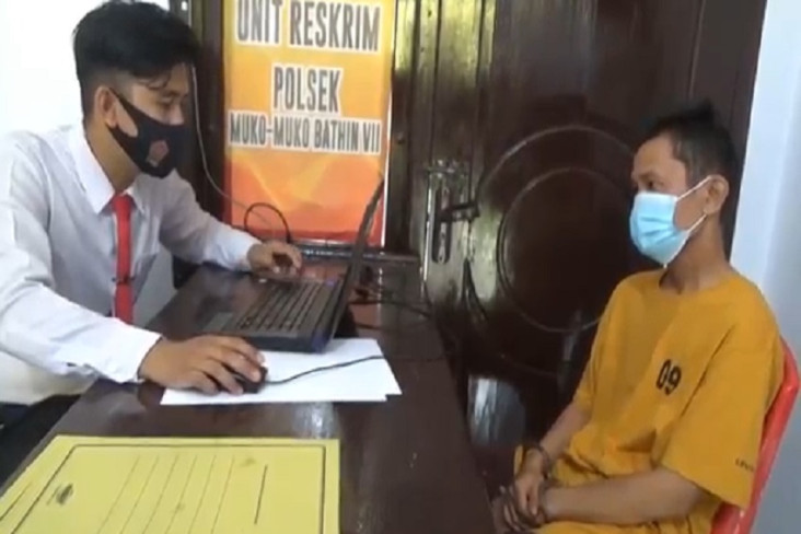 Sadis! Ditolak Berhubungan...