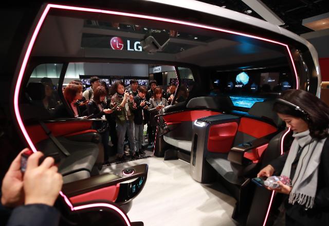 LG Patenkan Layar Lipat...