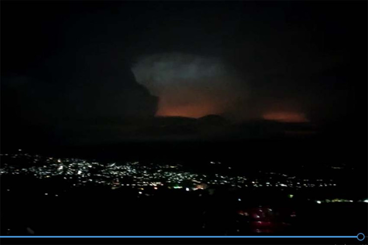 Viral Awan Merah Disertai...