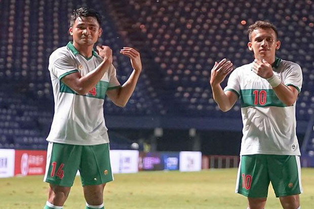 Timnas Indonesia vs...