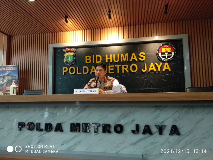 Soal Motif Joseph Suryadi...