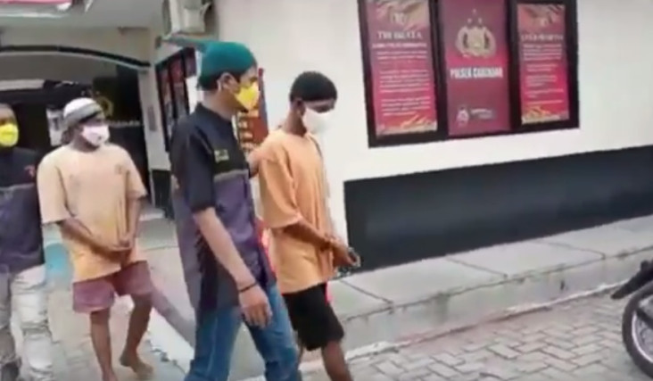 Pinjam Motor Tetangga...