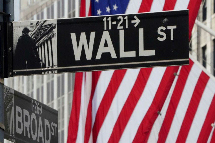 Wall Street Kompak Ambruk,...