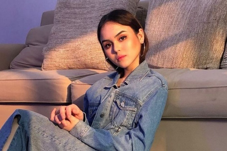Awkarin Kenang Laura...